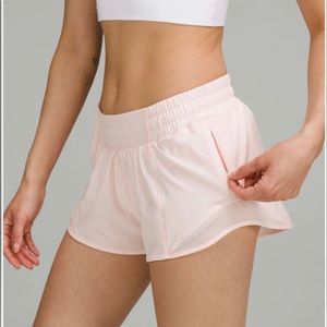 Lululemon Hotty Hot Shorts Strawberry Milkshake NWT size 6